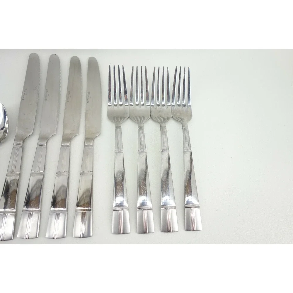INTERNATIONAL STAINLESS Service‎ For 4 Pre-owned 16 Piece Flatware